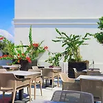 Hotel Port Selene